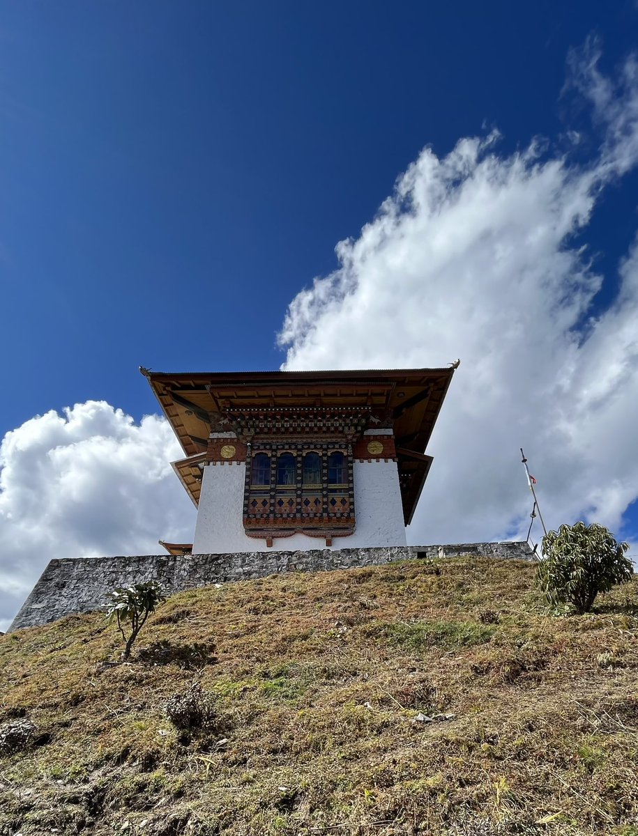 jamja79's tweet photo. weekend hike to #Lungchugtse #Dochula #Bhutan https://t.co/odYTRYj1pT
