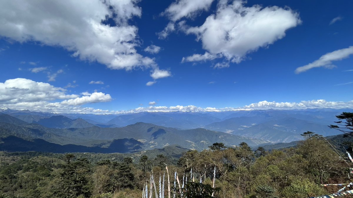 jamja79's tweet photo. weekend hike to #Lungchugtse #Dochula #Bhutan https://t.co/odYTRYj1pT