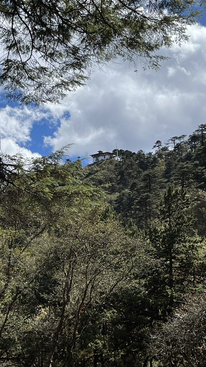 jamja79's tweet photo. weekend hike to #Lungchugtse #Dochula #Bhutan https://t.co/odYTRYj1pT