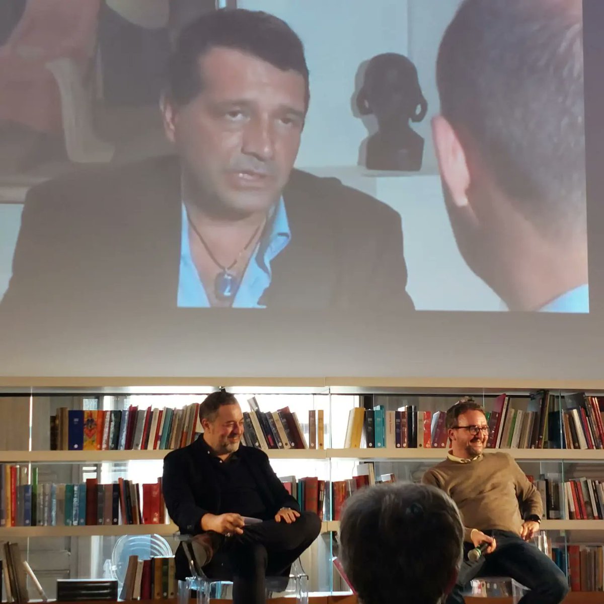 paoloroversi's tweet photo. Ieri al @CircoloLettori di Torino per presentare #eleganzadelkiller e ricordare #Pinketts al #torinocrimefestival 

#paoloroversi #radeschi #indagadetective https://t.co/TxXEIQXVoJ