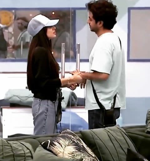 Kainaat40799310's tweet photo. #umreehareunion this was my fav pic https://t.co/p2Yupbk7b5