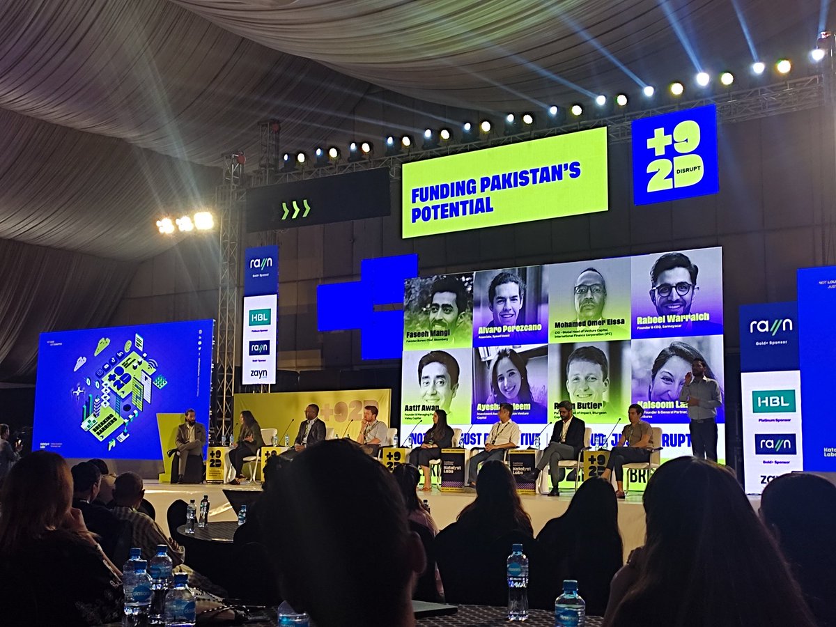 Powerpacked panel of VCs discussing Pakistan's funding potential. Key highlight - investing to solve for Pakistan will create 100%+ impact rather than getting 10-15% from developed markets. Greatly moderated by @FaseehMangi at #92Disrupt @kalsoom82 @aatif_awan @RabeelWarraich