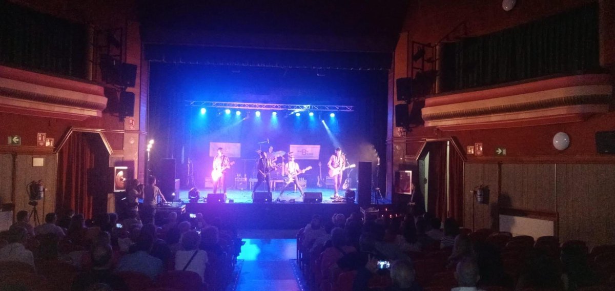 🎶 <a href="/DientesdeLuna/">DIENTES de LUNA</a> 🎶
📌 Bilbo (Salesianos)
🗓  Urriak 22 de Octubre 🗓
#musika #musica #emanaldia #actuacion #dientesdeluna #bilbo #bagabiga