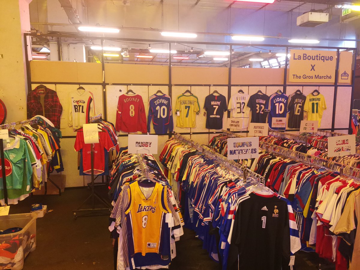 Julien5Muller's tweet photo. Si vous voulez prendre une gifle sportive, venez à Ground Control (75012) pour la brocante de la décennie 🔥🔥🔥
C'est irréel tout ce qu'il y a 👀 https://t.co/85vc3Bx9ew