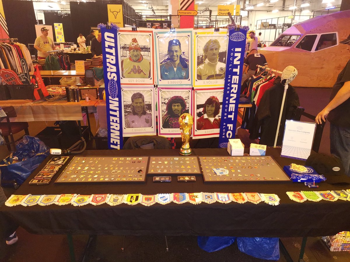 Julien5Muller's tweet photo. Si vous voulez prendre une gifle sportive, venez à Ground Control (75012) pour la brocante de la décennie 🔥🔥🔥
C'est irréel tout ce qu'il y a 👀 https://t.co/85vc3Bx9ew
