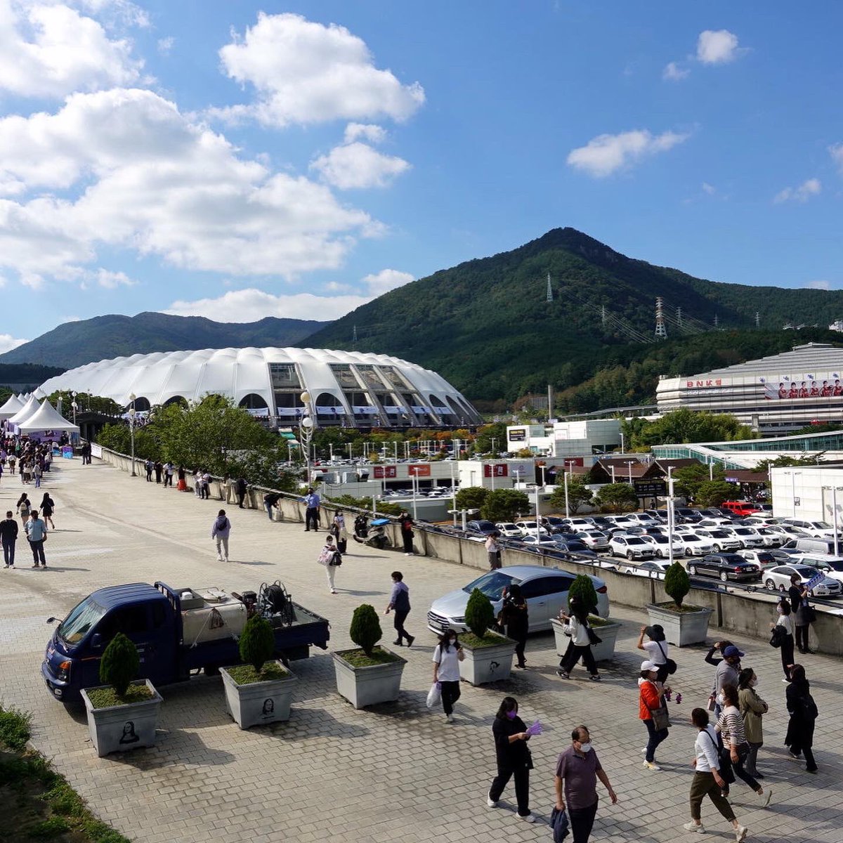 evalilycoco's tweet photo. 要是沒有BTS釜山演唱會，大概就沒有這次的釜山行！早上又看了一次演唱會重播，滿滿幸福感~💜💜💜

https://t.co/t00fJ0ZHUG

#bts  #btsarmy #btsbusanconcert  #yettocome #YetToComeinBUSAN https://t.co/ly7GNLwuBc