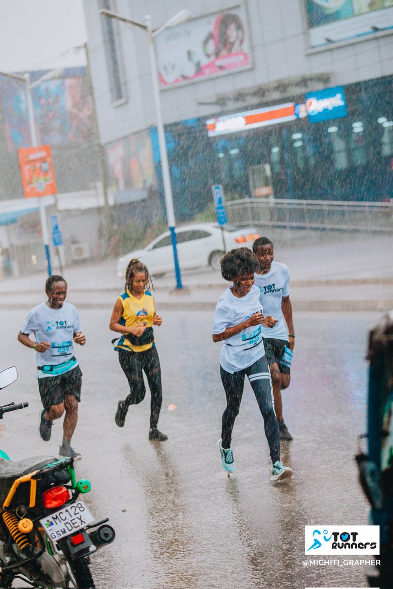 TOTRunners's tweet photo. Dancing in the rain 🌧  
#TOTRunners
#TOTRunnersFunRun https://t.co/ZXSNAKEYkr