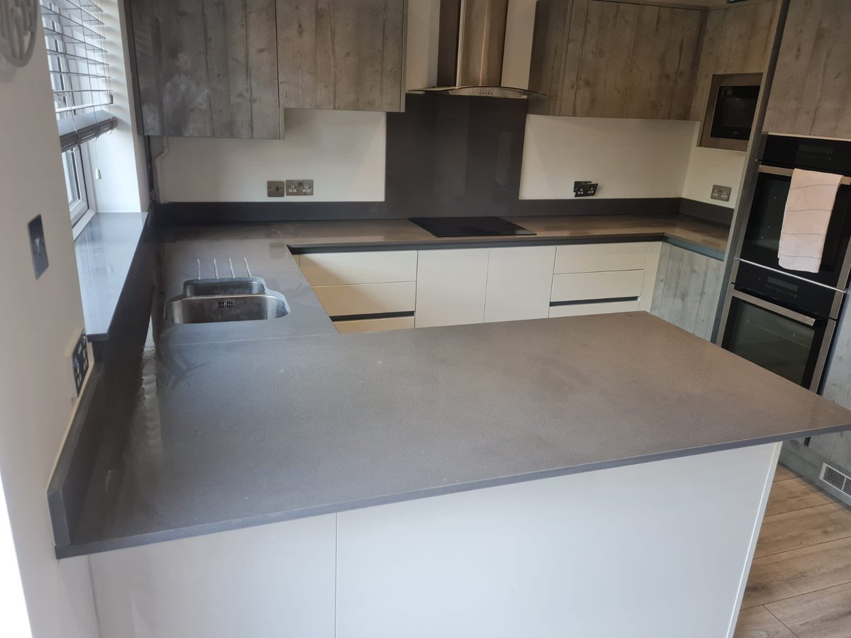 LeytonStone1's tweet photo. We are a fabricating of stone company based in Upminster essex For free Quotations call /message our team        https://t.co/fQtqq88GBY                              📞 07793486142 or 07907 577428.               #quartzitecountertops  #leytonstoneworktopsltd  #essex https://t.co/f7p6FsDMnz