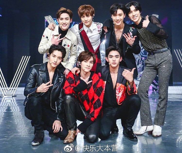 notobullies3's tweet photo. DID YOU KNOW❓On 17.01.2019, #WayV debuted with 'The Vision'. All 3 tracks(in Chinese) in top ten on Billboard World Digital Songs. #WayV debuted at number 4 on the Billboard  Social 50, the best debut on the chart since June 2018.
Then why this mistreatment?
#WayVDeservesBetter https://t.co/XCWjqx2lGv