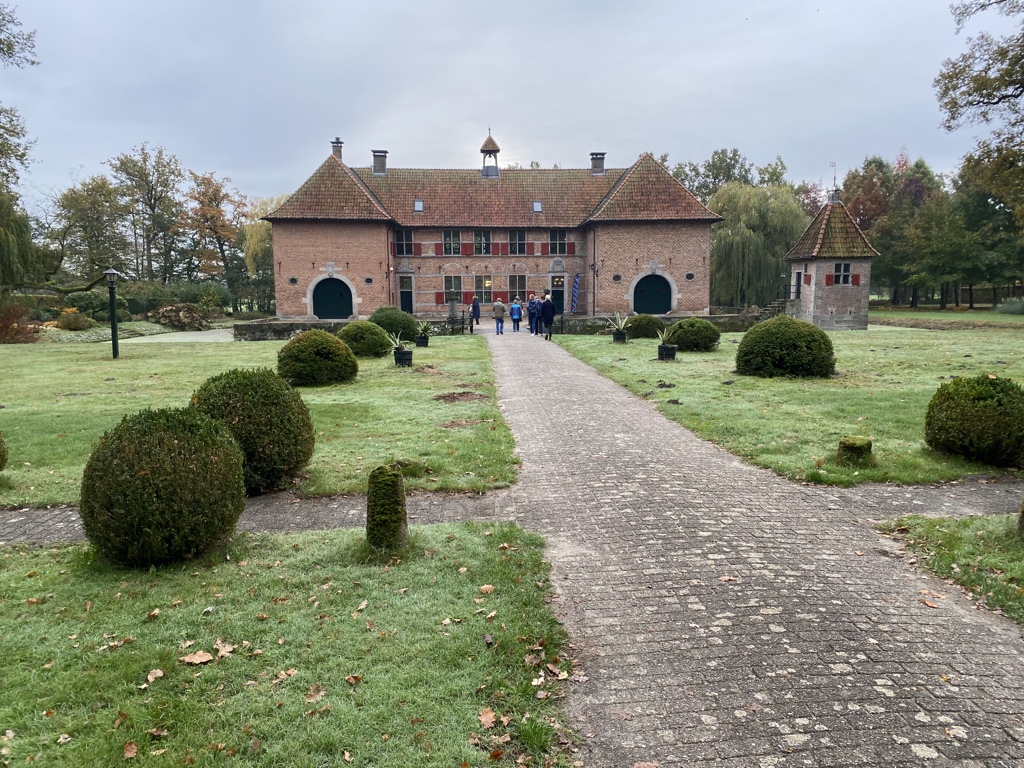 Marcel de Winder (@birdnutsch) on Twitter photo Live radio bijwonen vanuit Breklenkamp. OVT gaat vandaag over het Rampjaar 1672, alles is te volgen op nporadio1.nl van 10.00-12.00u Locatie: Huis te Brecklenkamp. #Lattrop #Breklenkamp #Dinkelland <a href="/nporadio1/">NPO Radio 1</a> Live radio bijwonen vanuit Breklenkamp. OVT gaat vandaag over het Rampjaar 1672, alles is te volgen op nporadio1.nl van 10.00-12.00u Locatie: Huis te Brecklenkamp. #Lattrop #Breklenkamp #Dinkelland <a href="/nporadio1/">NPO Radio 1</a>