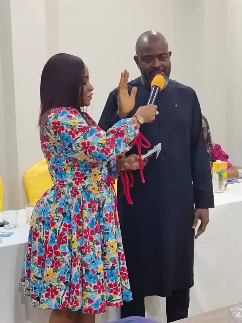 JCIN_Senate's tweet photo. Outgoing JCI Nigeria Senate Association Chair, JCI Senator @NnekaItabor administering the oath of office to JCI Senator Rotimi Adewole, the new JCI Nigeria Senate Association  Chair.

#Messiogo22 
#NATCON https://t.co/1z0oOecUSn