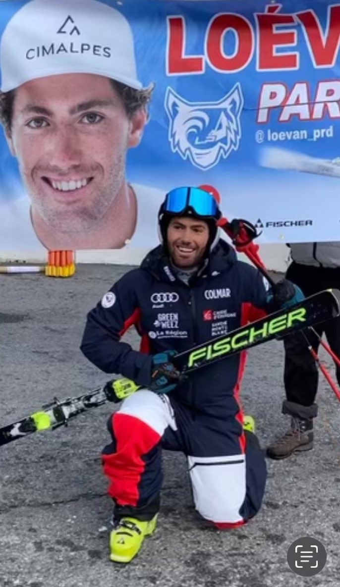 [jour de Géant] Loévand Parand pourra compter sur son Fan club pour l’encourager et le pousser vers la qualif en seconde manche <a href="/FedFranceSki/">FFS - Fédération Française de Ski</a> <a href="/Eurosport_FR/">Eurosport France</a> <a href="/LesMenuires/">Les Menuires</a> @ChaletClub2021 <a href="/SkiWorldCupFan/">SkiWorldCupFan</a> 

📸<a href="/Cimalpes/">Cimalpes</a> @loevanparandfanclub