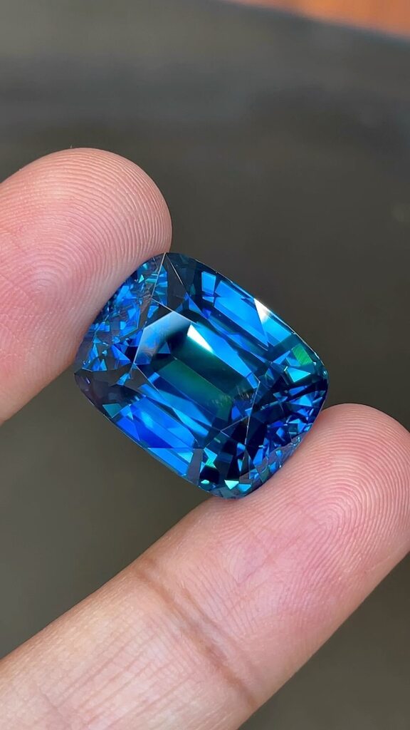 starlanka's tweet photo. Sunday Special ☀️ Luxurious Collectors Selection #rare Top Quality 70+ct Vivid Electric Blue Zircon glittering and more beautiful than #bluediamond
—
Follow @starlanka for #finegems
Indoor Lighting
—
#zircon #bluezircon #cambolite #zirconring #zircon… https://t.co/QCdLh5b7bU https://t.co/Sy7tySoiIg