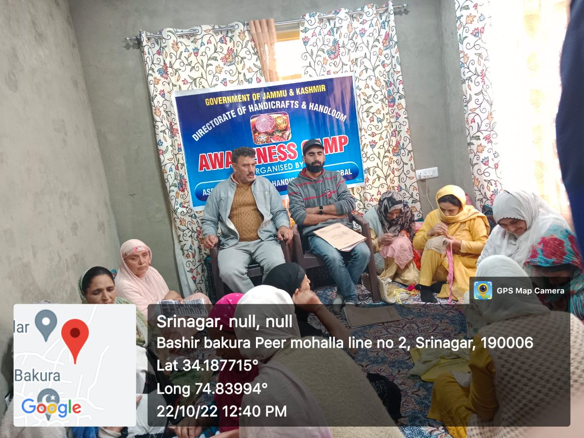 HHGanderbal's tweet photo. In connection with Jan Abhiyan, awareness camps being organised at various locations of Ganderbal to apprise artisan community about departmental schemes and activities.
#JanAbhiyanJK
#Back2Village
#diprjk
#Shyambir_IAS https://t.co/F7z4hzjaKg