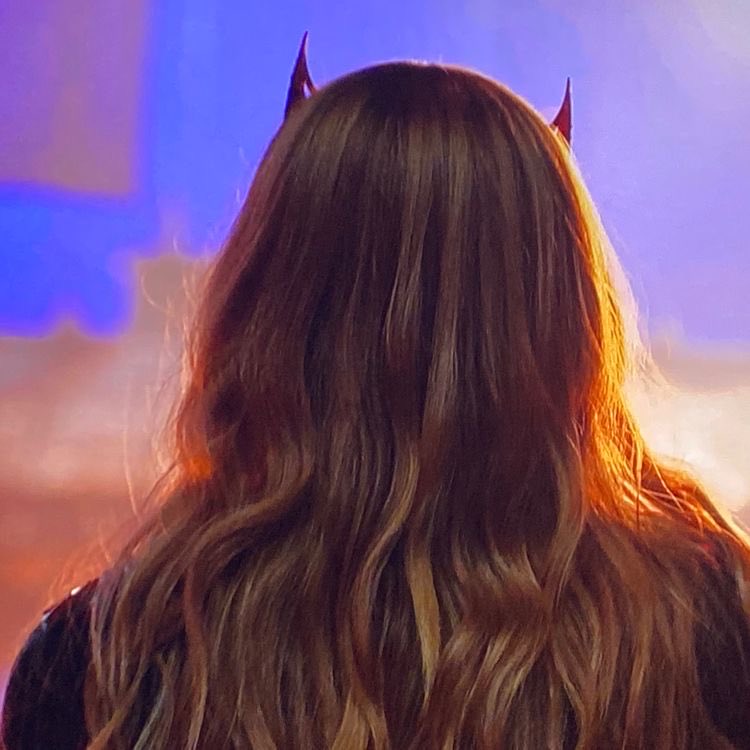 the scarlet witch’s hair