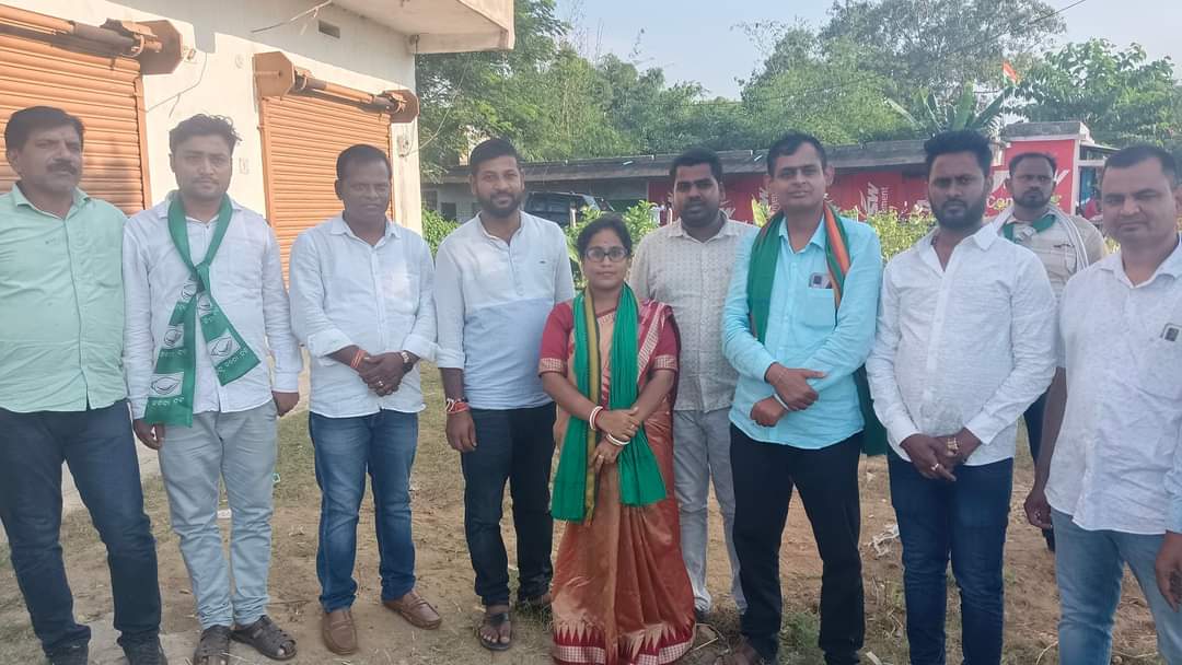 DebadarshanDash's tweet photo. ବିକାଶ ଆଡ଼କୁ ଆଉ ଦୁଇ ପାଦ...
ମାନନୀୟ ମୁଖ୍ୟମନ୍ତ୍ରୀ  ଶ୍ରୀଯକ୍ତ ନବୀନ ପଟ୍ଟନାୟକଙ୍କ ମା' ମାନଙ୍କୁ ସମ୍ମାନ ଓ ଧାମନଗର କୁ ପ୍ରଗତି ପଥେ ନେବାକୁ ପ୍ରତିବଦ୍ଧତା ନିମନ୍ତେ ଧାମନଗର ଉପ ନିର୍ବାଚନରେ ବିଜୁ ଜନତା ଦଳର ବିଧାୟକ ପ୍ରାର୍ଥୀନୀ  ଶ୍ରୀମତୀ ଅବନ୍ତୀ ଦାସ ଙ୍କ ବିଜୟ ପାଇଁ  ପ୍ରଚାରରେ ବାସୁଦେବପୁର ଯୁବ- ଛାତ୍ର, ମହିଳା ସଭିଏଁ ସାମିଲ. https://t.co/wbMM5RAtNH