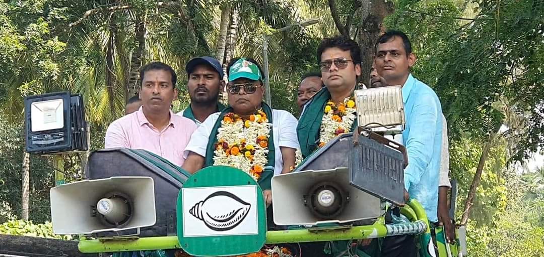 DebadarshanDash's tweet photo. ବିକାଶ ଆଡ଼କୁ ଆଉ ଦୁଇ ପାଦ...
ମାନନୀୟ ମୁଖ୍ୟମନ୍ତ୍ରୀ  ଶ୍ରୀଯକ୍ତ ନବୀନ ପଟ୍ଟନାୟକଙ୍କ ମା' ମାନଙ୍କୁ ସମ୍ମାନ ଓ ଧାମନଗର କୁ ପ୍ରଗତି ପଥେ ନେବାକୁ ପ୍ରତିବଦ୍ଧତା ନିମନ୍ତେ ଧାମନଗର ଉପ ନିର୍ବାଚନରେ ବିଜୁ ଜନତା ଦଳର ବିଧାୟକ ପ୍ରାର୍ଥୀନୀ  ଶ୍ରୀମତୀ ଅବନ୍ତୀ ଦାସ ଙ୍କ ବିଜୟ ପାଇଁ  ପ୍ରଚାରରେ ବାସୁଦେବପୁର ଯୁବ- ଛାତ୍ର, ମହିଳା ସଭିଏଁ ସାମିଲ. https://t.co/wbMM5RAtNH