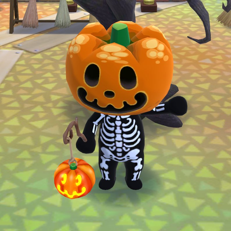 I bought the skeleton costume and the pumpkin head! Yaaaay! #acpc #PocketCamp #AnimalCrossingPocketCamp #AnimalCrossing