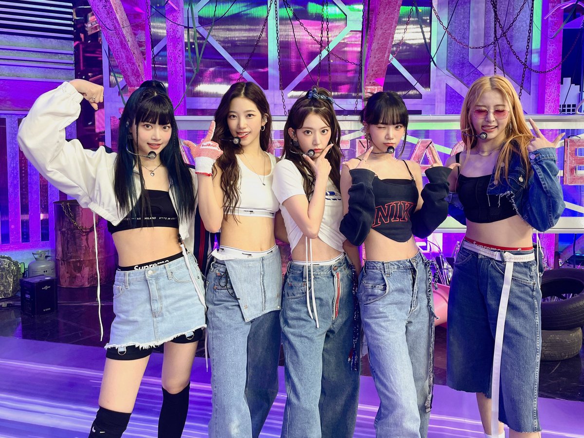 [#오늘의르세라핌]
221023 @ 인기가요

#LE_SSERAFIM #르세라핌
#ANTIFRAGILE