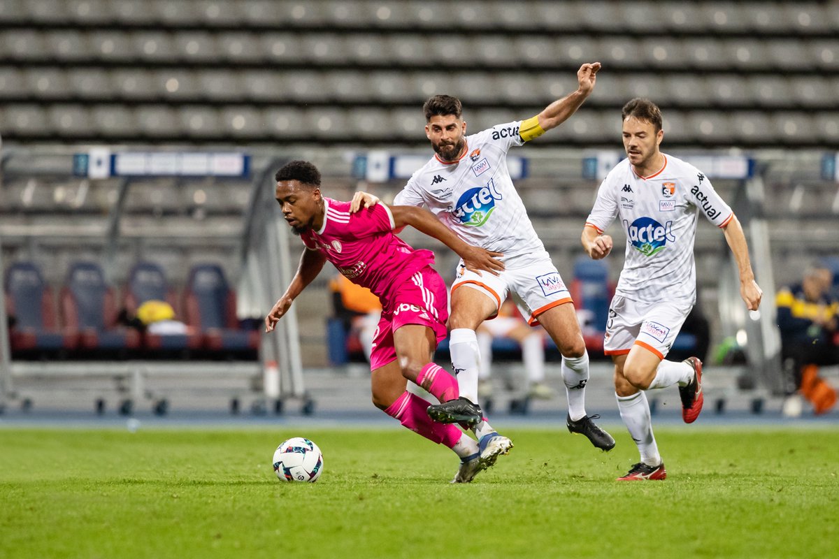 📸🔙

Retour en photos sur la rencontre #PFCSL sur notre site internet.

parisfc.fr/a-la-une-paris…