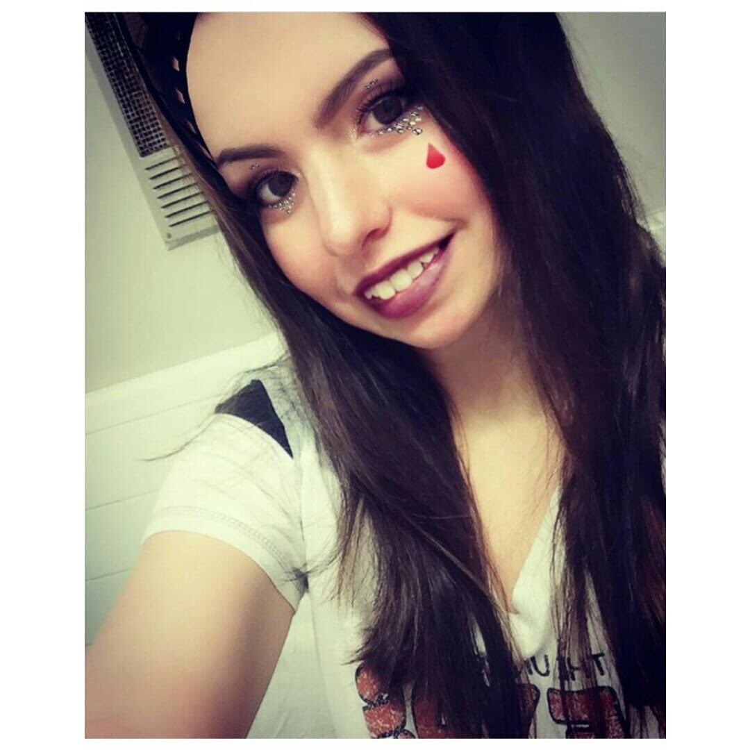 JokersPussycat's tweet image. Teardrop semi-pokerface me.💁🏻‍♀️ #me #selfie #kindaold #pokerface #filter #teardrop #alook