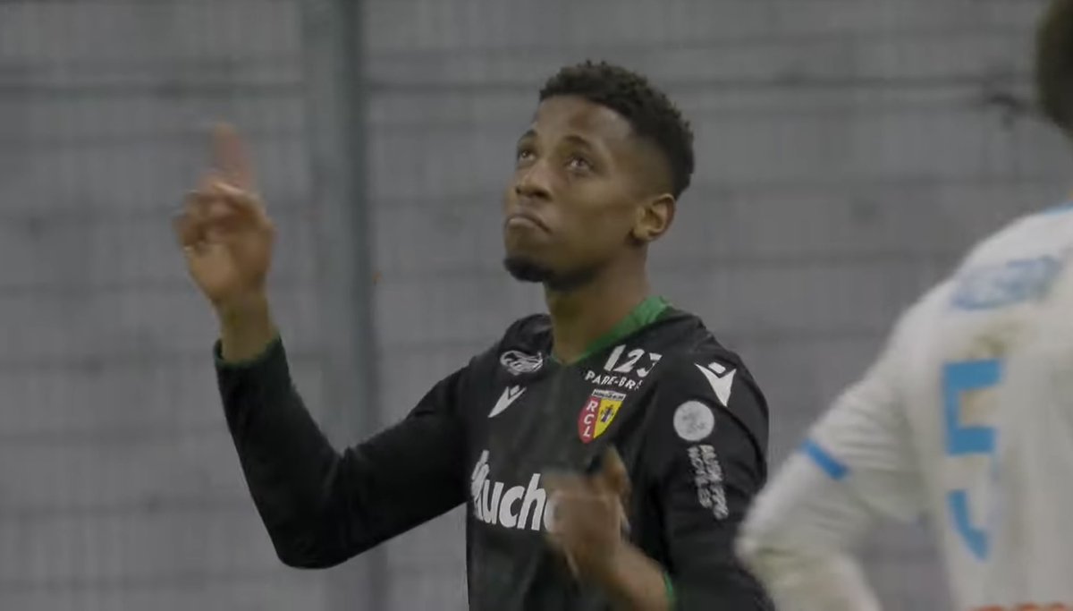 MFK9512's tweet photo. La climatisation au vélodrome 
2020 : Le devis
2021 : L’installation 
2022 : L’entretien 
#rclens #OMRCL https://t.co/6i0xWHI69N