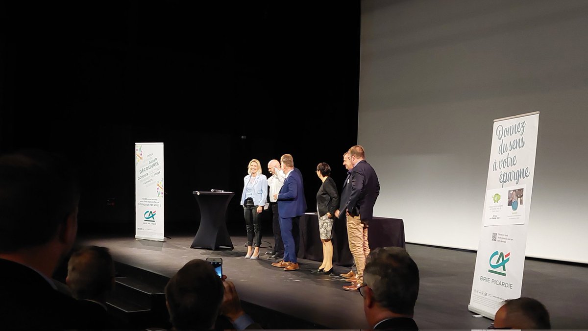 RIGOLLEVirginie's tweet image. [L'impossible n'existe pas !]
Très belle soirée #sociétaires @CA_BriePicardie

🎖témoignages des lauréats #jaimemonterritoire #Chaulnes #Rosièresensanterre #Nesle #Roye

🙏#leçondevie de l'incroyable @PhilippeCROIZON

#ensembletoutestpossible #solidarite #Proximité #mutualisme