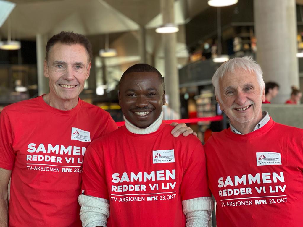 The Norwegian charity event TV-aksjonen is today! For two hours, up to 100,000 volunteers in every Norwegian city & village will visit households to ask for donations for @msfnorge & DNDi. Our Founder Dr Bernard Pécoul with two @MSF doctors: Dr Morten Rostrup and Dr Emmanuel.