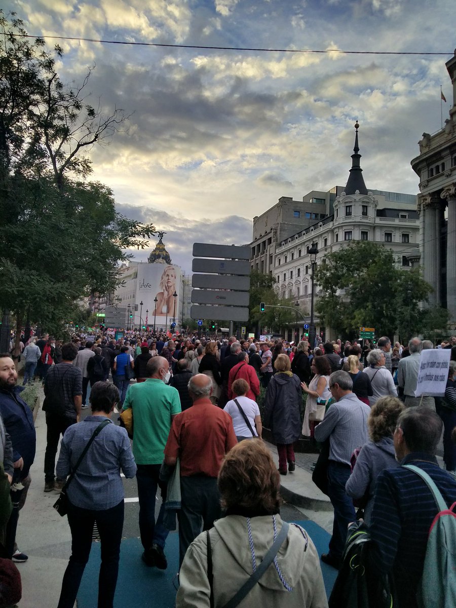 lolitus64's tweet photo. Ayer en Madrid por una# Sanidad Pública. https://t.co/WMGkJdJIJg