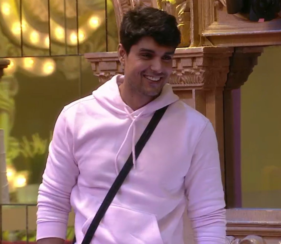 'I watch #BiggBoss16 for the plot!' 💁🏻‍♀️ THE PLOT 🤩❤️ Watch the #BiggBoss16 24Hrs Live Channel streaming now only on #VootSelect - vootapp.onelink.me/YSo4/24HrLIVE #AnkitGupta #BiggBoss16 #BB16OnVS #BiggBoss24hrsLive #BB16LiveOnVootSelect