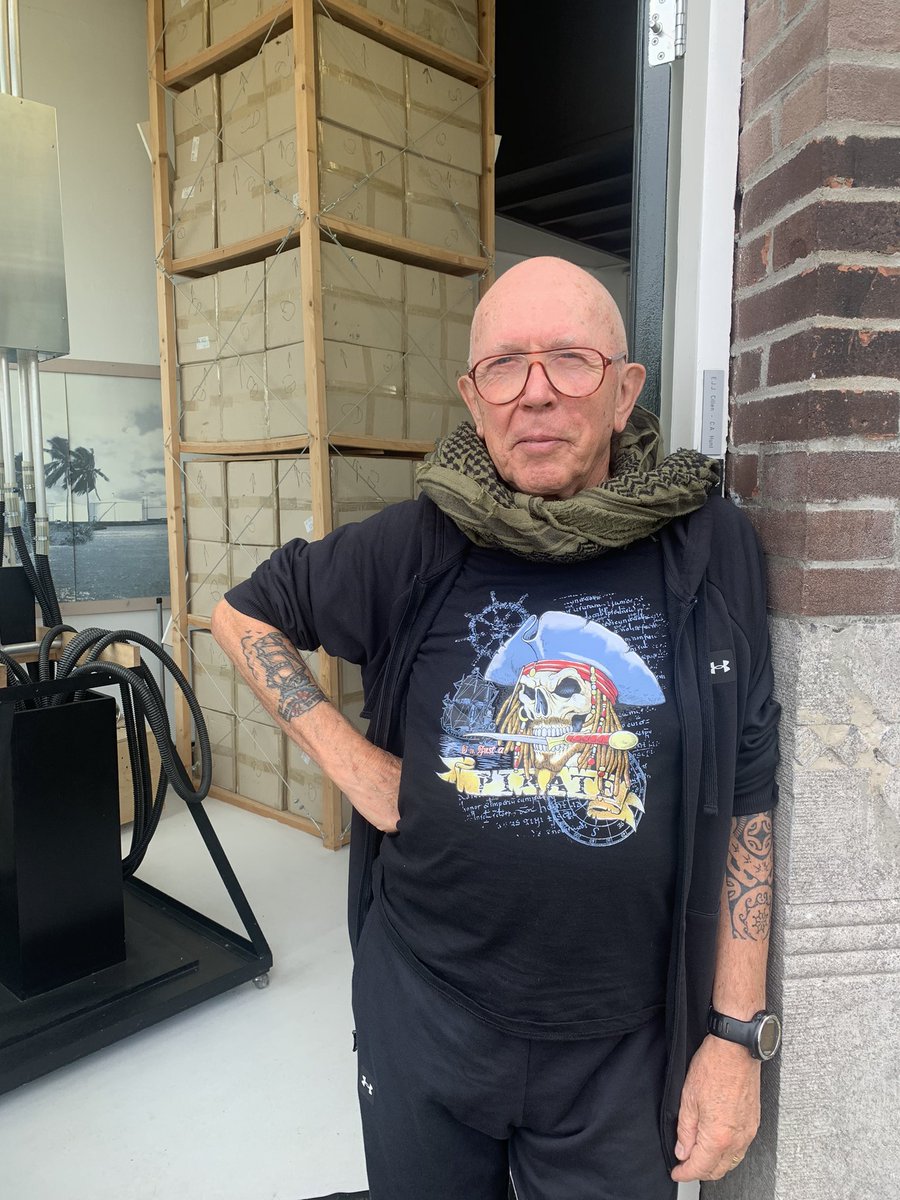 lbood's tweet photo. #Veranderen werkt beter met verhalen en kunst. In gesprek met ‘onze kapitein’ van MS Noordereiland (ja we zijn een schip), Tante Nino van de achtertuin én Ranya organiseerde speeddates over klimaat #jongeren

Terugblik 4/5
#watermarkt #buurt #klimaat #kunst #storytelling https://t.co/6reotcDsap