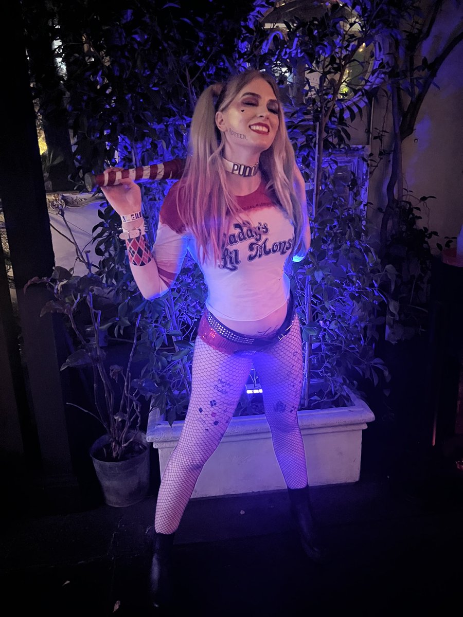 QTCinderella tweet media