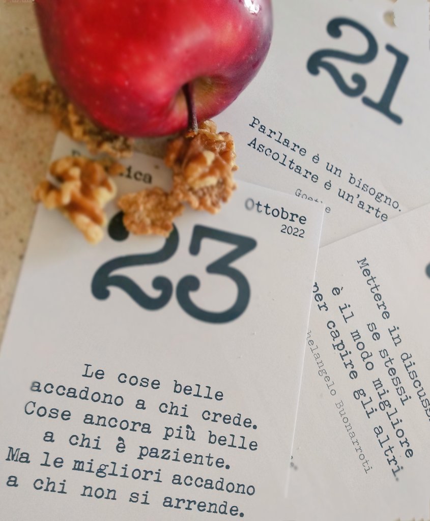 #23ottobre
... una🍎e una melina al giorno!
#break-fast or #col'azione senza reso.

#buonadomenica #Sunday
#neversaynever #FriendZone