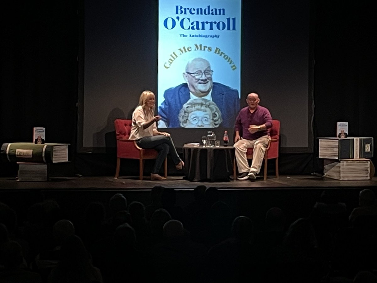 As for @brendanMrsBrown… Such a humble, down to earth & extremely funny man. A real highlight to be with him on stage ☺️ Thanks for a top night @westlandsyeovil 📚 @MrsBrownsBoys