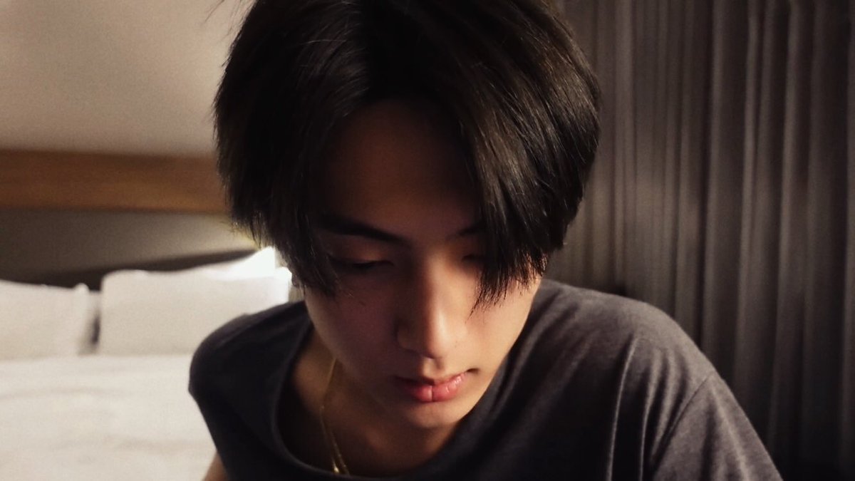 มีคนนึงคิดถึงพี่กลอสค่ะ @foxjrxwinter