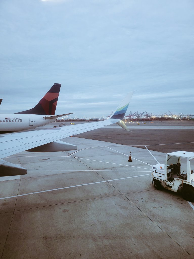 madona_wambua's tweet image. ✈️ off to #AndroidDevSummit