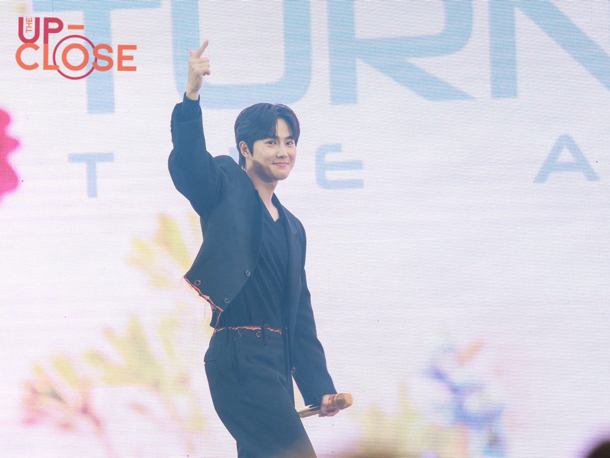 มิว ศุภศิษฏ์ เรียกเสียงกรี้ดแบบคูณสองได้ SUHO EXO บินลัดฟ้ามาเซอร์ไพรส์แฟนคลับ ในงานแถลงข่าวเปิดตัวเพลงใหม่ TURN OFF THE ALARM

#TurnOffTheAlarm #MewSupasit #MewSuppasitStudio #SUHOxMEW #SUHOinBKK
