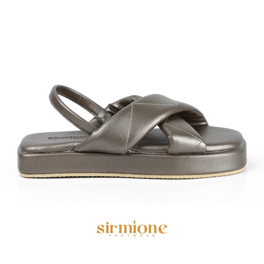 FYI inituhh sendal daily nya Dinya guys, super empuk sol nya &amp; pewe abiezz mau jingkrak2 juga😆 nih Dinya spill manatau ada yg mau samaan juga😋

shope.ee/8erlXmA2Xg