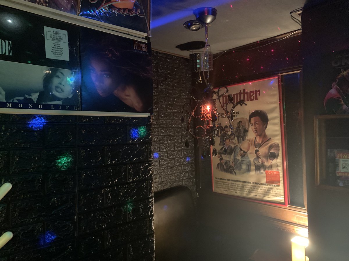 yolanda9629's tweet photo. クロス貼りされて、店内のラグジュアリー感増し増し✨✨#FunkyD https://t.co/0yE2vsrg7Z