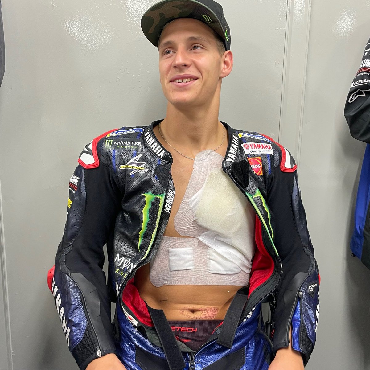 GDeni_'s tweet photo. Ecco in che condizioni Fabio #Quartararo ha tenuto l'assegnazione del titolo a galla fino a Valencia, ditemi voi se questo non รจ il pilota migliore in griglia
#MalaysianGP #MotoGP #Yamaha #MatchPointPecco https://t.co/UvHhjNJL4w