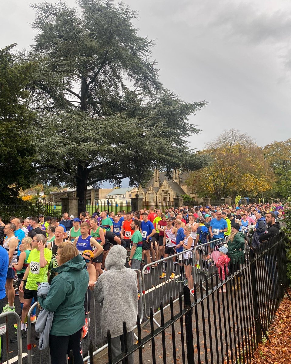 longfieldcare's tweet photo. Go Team #StroudHalf Marathon! 🏃
10 intrepid runners have taken on the half marathon for us this morning, raising nearly £2,000 so far. 
What a brilliant team, thank you from everyone at Longfield Community Hospice. Help us cheer them on! 💙 https://t.co/BbJlqA0alc
