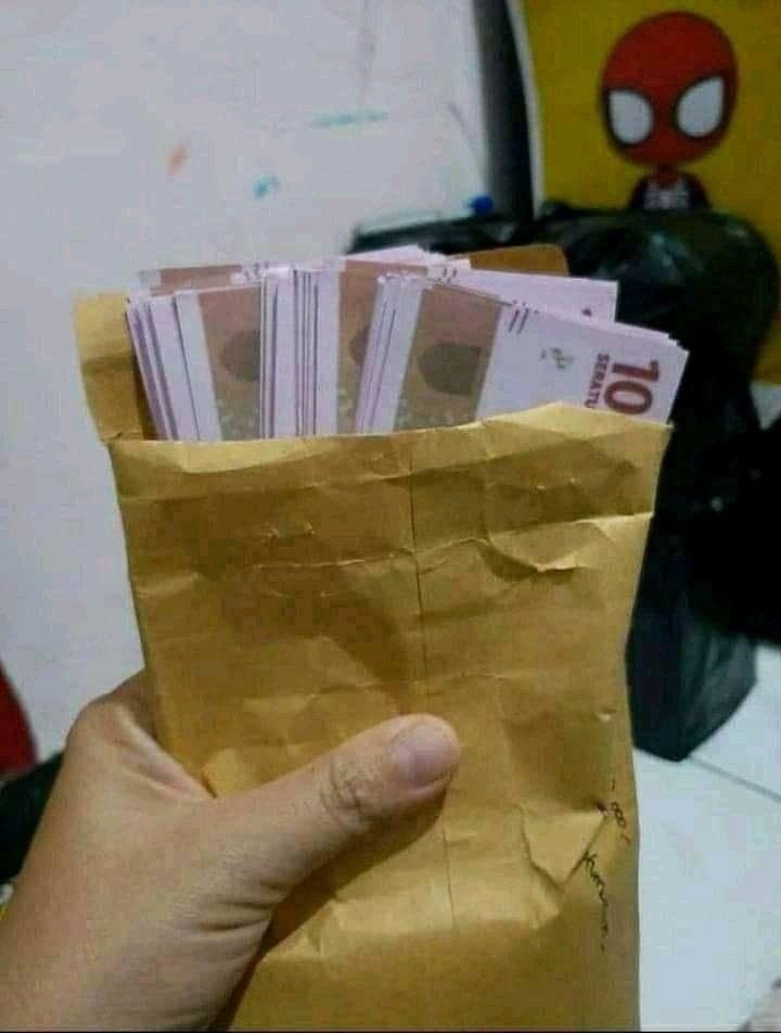 pertamaxseries's tweet photo. Gue di awal bulan:                            Gue di akhir bulan: https://t.co/hpw4n1D8si