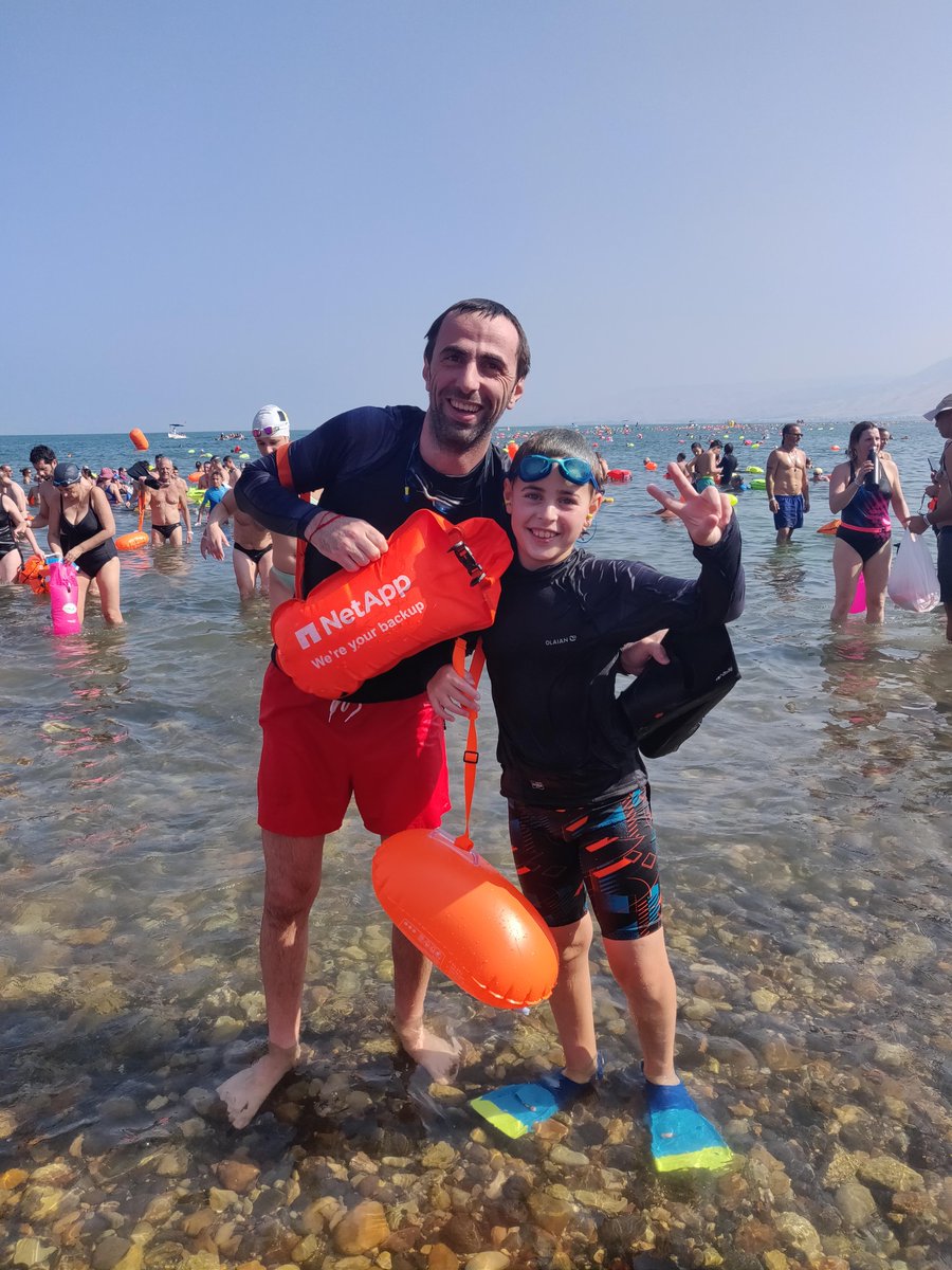 NetAppCloudData's tweet image. Yuval loves open-water swimming, but this time he wasn&apos;t alone!
The NetApp swimming team (and their kids) headed north for the Kinneret crossing.
Go team! We’ve got your back(up)!

#lifeatnetapp #cloud