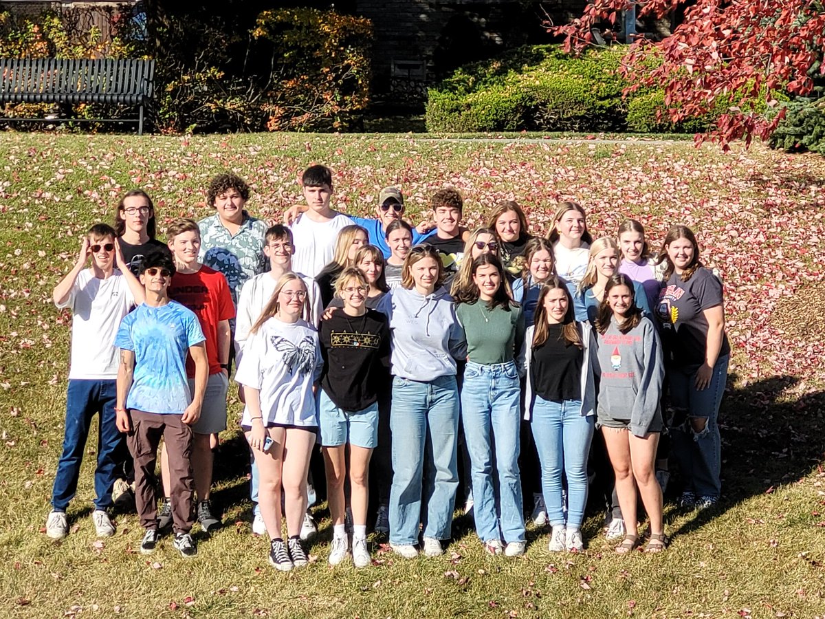 VJAGermany's tweet photo. What a great end to an amazing 2 weeks! We had perfect weather for our goodbye BBQ.🇩🇪🇺🇲🌭 @AndrewHS_d230 @VJAGermanClub https://t.co/e7H9kuXXOk