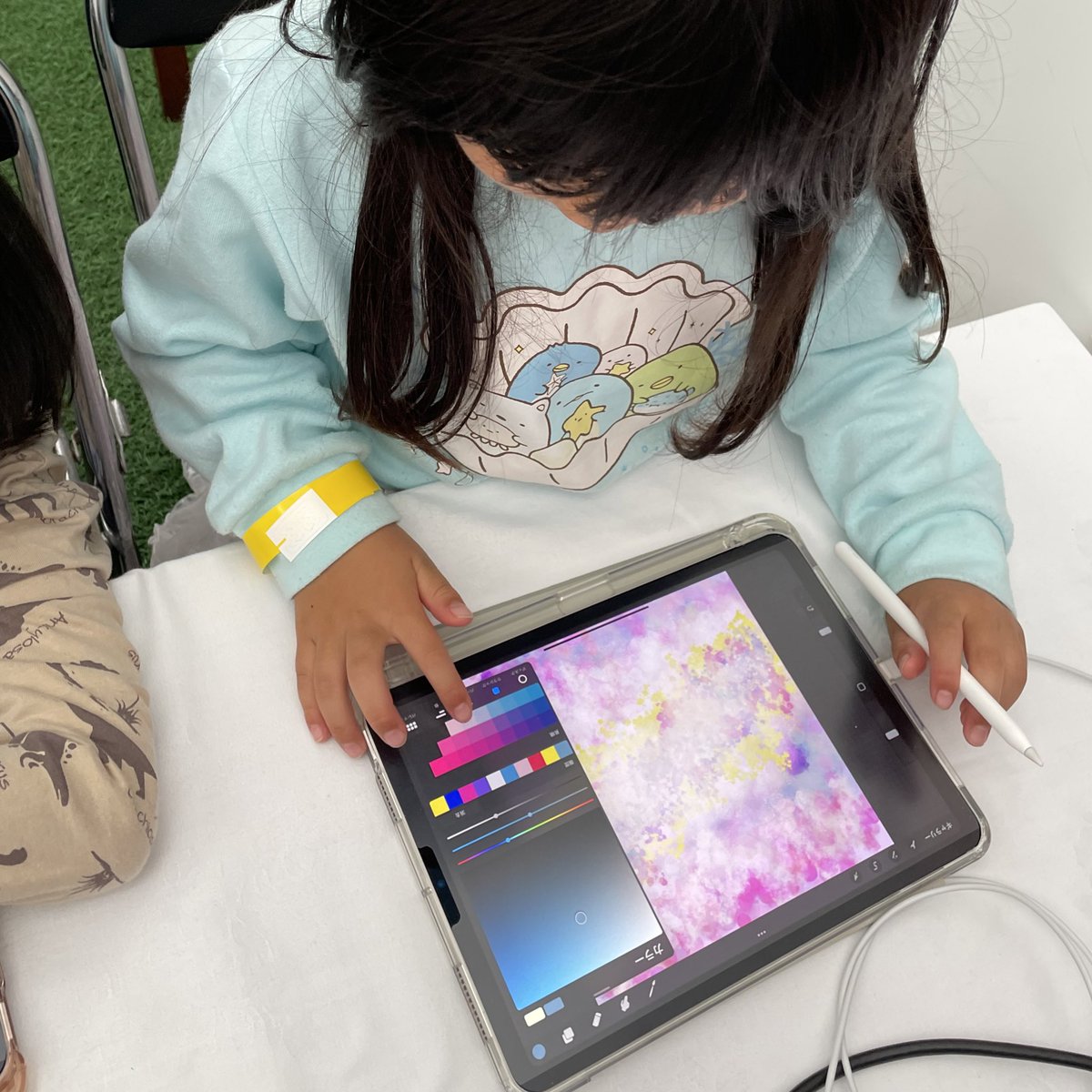 ipadfun_'s tweet photo. 2歳の子から
中学生の子まで
みんな夢中で楽しんでくれました✨
大人には描けない
線、配色、バランス、
それぞれ最高!!✨✨✨
#クリエイターズ2022
#iPadfun!
#デジタルアート教室
#digitalart https://t.co/XZ6NDnLoTA