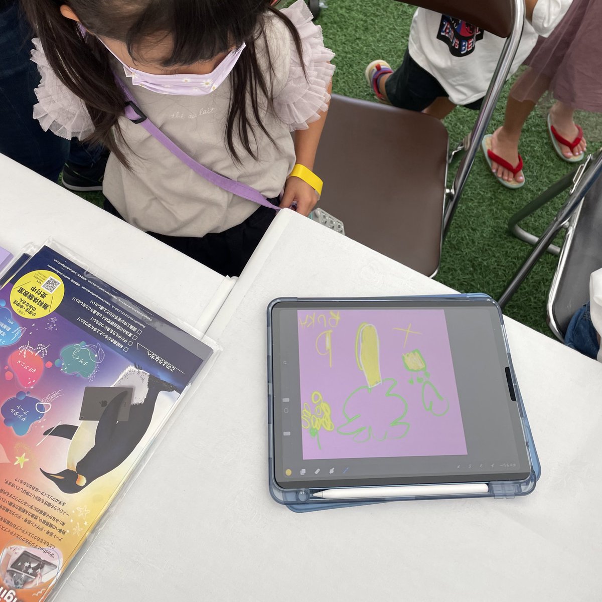 ipadfun_'s tweet photo. 2歳の子から
中学生の子まで
みんな夢中で楽しんでくれました✨
大人には描けない
線、配色、バランス、
それぞれ最高!!✨✨✨
#クリエイターズ2022
#iPadfun!
#デジタルアート教室
#digitalart https://t.co/XZ6NDnLoTA