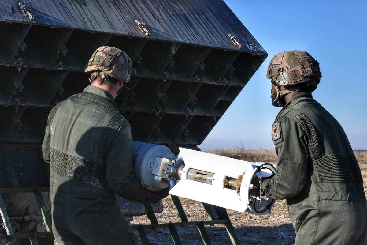 Mika Mäenpää on Twitter: