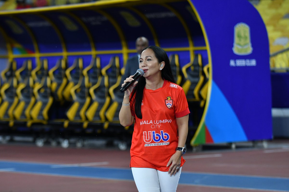 RMunawir's tweet photo. Warm up gambar semalam, Kita belanja teaser dulu... Mata dah berpinau

Thank you @SheilaMajid for SINARAN.....

#sinaran #kualalumpurcityfc #afccup2020 #jengketkeasia #sheilamajid https://t.co/AOIm0IIAUv