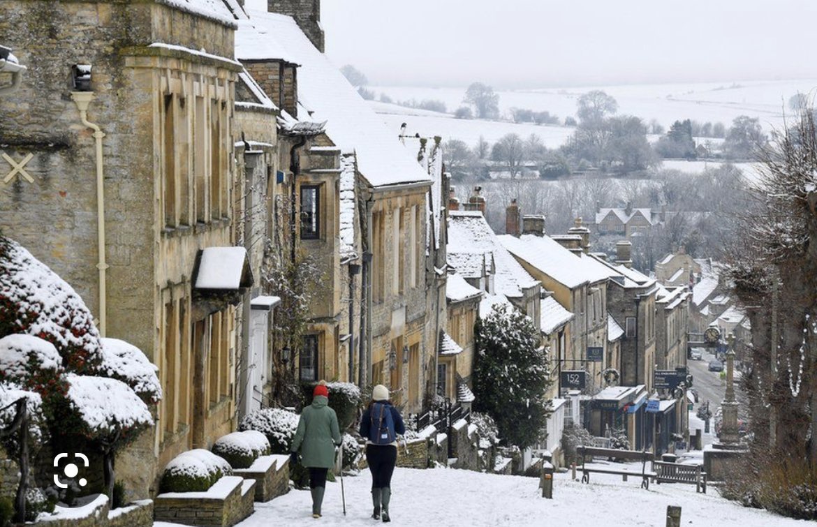 JoshColeman96's tweet photo. What people think is an English winter vs an actual English winter https://t.co/Mef0avxsSl