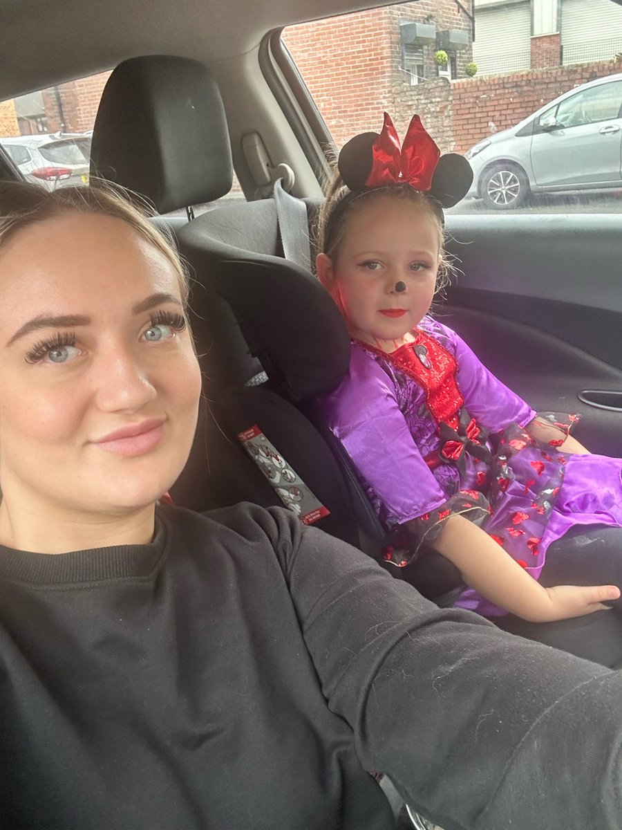jleightaylor's tweet photo. Vampire Minnie 🐭💜 https://t.co/Sv7tYkGfFq